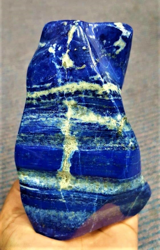Lapis Lazuli Standing Tumble - 1.6 KG: Lapis Lazuli Standing Tumble - 1.6 KGShipping Rate: $90.00 .shipping rates are determined by Parcel weight and destination.Combined shipping: We offer combine shipping on multiple items purchased to r