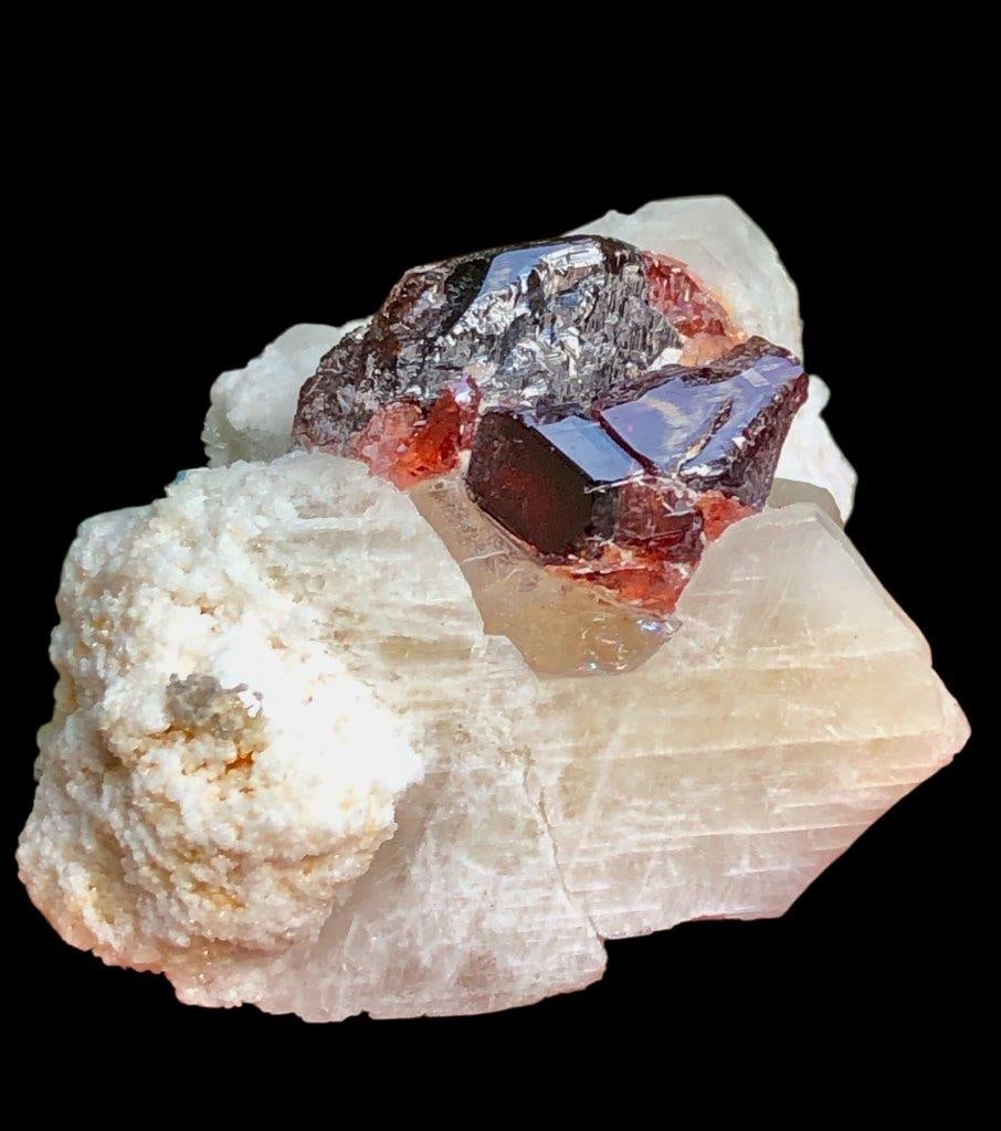 11.3 Grams Natural Garnet Crystals with Mother Rock ? Raw Red Mineral Specimen 26x20x19 mm: 11.3 Grams Natural Garnet Crystals with Mother Rock ? Raw Red Mineral Specimen 26x20x19 mmShipping Rate: $23.00 .shipping rates are determined by Parcel weight and destination.Combined shipping: We of