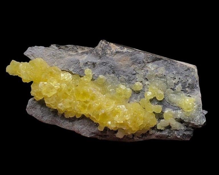 Brucite Mineral On Matrix - 190 Grams - 124X45X29 mm: Brucite Mineral On Matrix - 190 Grams - 124X45X29 mm Shipping Rate: $23.00 .shipping rates are determined by Parcel weight and destination.Combined shipping: We offer combine shipping on multiple item