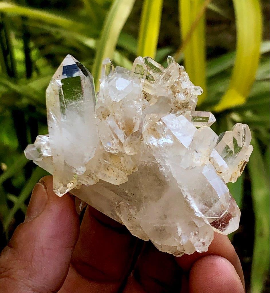 Natural Unusual Quartz Cluster 68.74 Grams - 58X56X48 mm: Natural Unusual Quartz Cluster 68.74 Grams - 58X56X48 mmShipping Rate: $23.00 .shipping rates are determined by Parcel weight and destination.Combined shipping: We offer combine shipping on multiple i