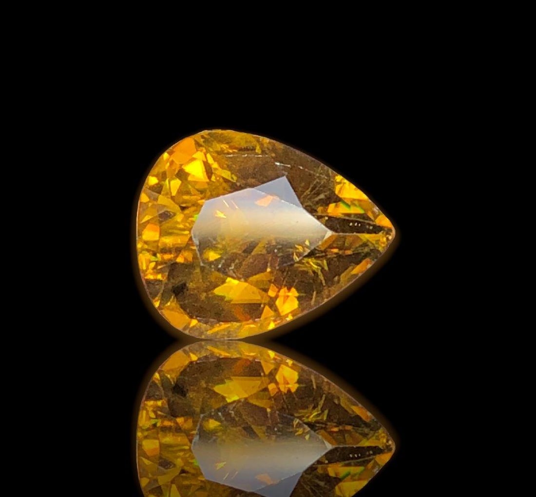 Sphene 2.15Ct Natural Rainbow Flash Chartreuse Green Sphene - 10X8X6 mm (1 of 5)