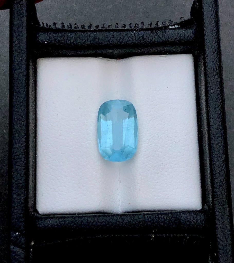 Santa Maria Aquamarine - 5.45 Carats - 13X10X7 mm: Santa Maria Aquamarine - 5.45 Carats - 13X10X7 mm Shipping Rate: FREE SHIPPINGshipping rates are FREE WORLDWIDECombined shipping: We offer combine shipping on multiple items purchased to reduce shippi