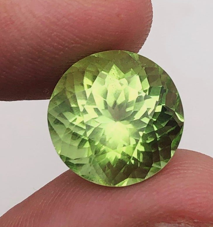 8.45 Carats Perfect Round Cut Natural Peridot Gemstone - 13X13X8 mm (1 of 3)