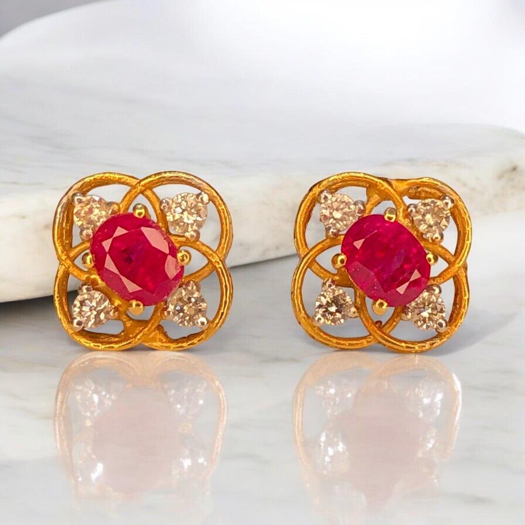 High Quality Natural Ruby Earrings Stone Weight 1.8 Carats - 18k - 2.6 Grams Gold - Diamond -0.24 (1 of 6)