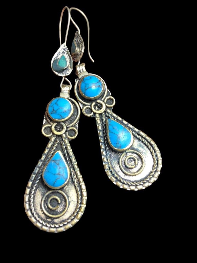 Torquoise Earrings: Torquoise EarringsShipping Rate: $23.00 .shipping rates are determined by Parcel weight and destination.Combined shipping: We offer combine shipping on multiple items purchased to reduce shipping cost