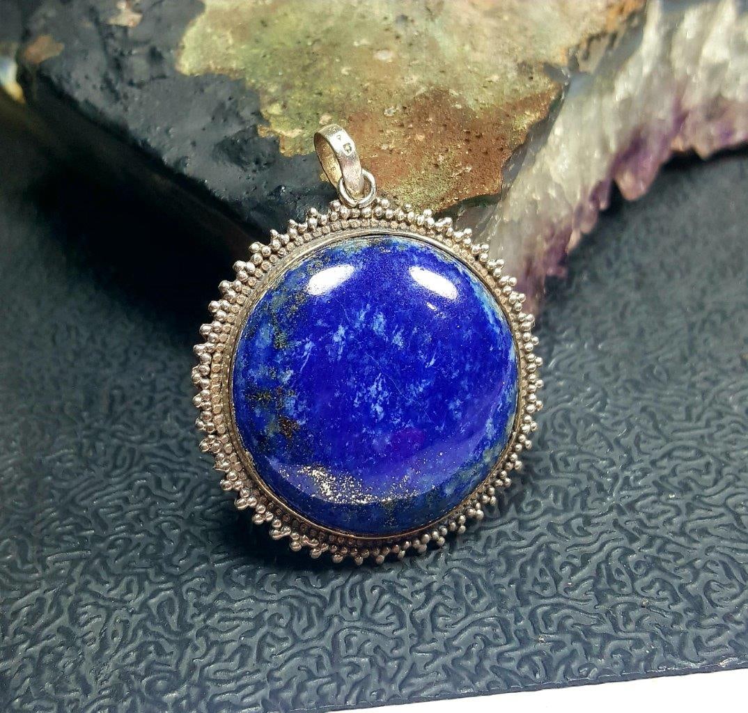 Lovely Lapis Lazuli Pendant: Lovely Lapis Lazuli Pendant Necklace Pendant - 43X40X9 mmShipping Rate: $23.00 .shipping rates are determined by Parcel weight and destination.Combined shipping: We offer combine shipping on multiple 