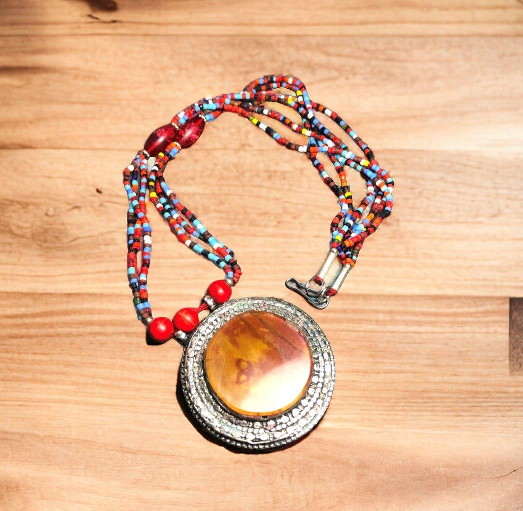 Beautiful Brown Agate Handmade Necklace: Beautiful Brown Agate Handmade Necklace Shipping Rate: $23.00 .shipping rates are determined by Parcel weight and destination.Combined shipping: We offer combine shipping on multiple items purchased