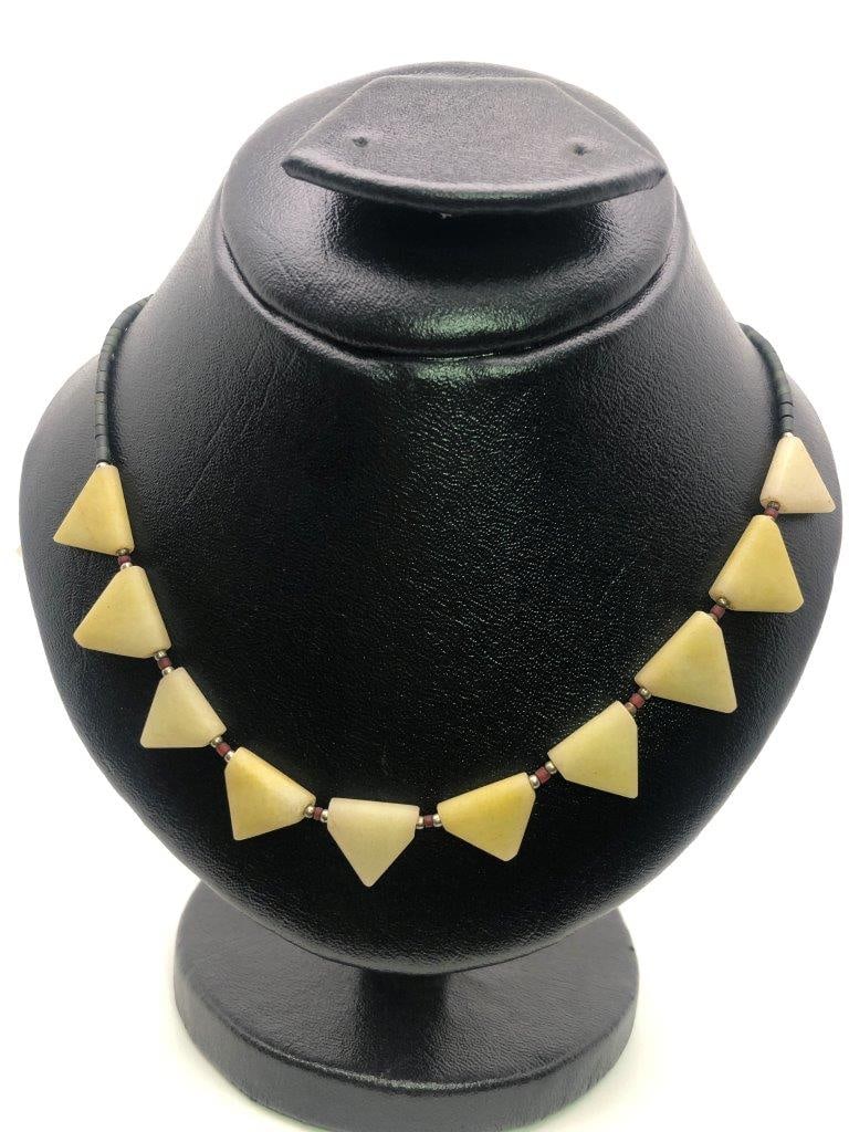 Vintage Serpentine Necklace ? Antique Jewelry, Old Fashion Design: Discover this stunning vintage serpentine necklace, featuring graceful curves and classic elegance. Perfect for collectors and lovers of retro jewelry, this piece adds sophistication to any collection