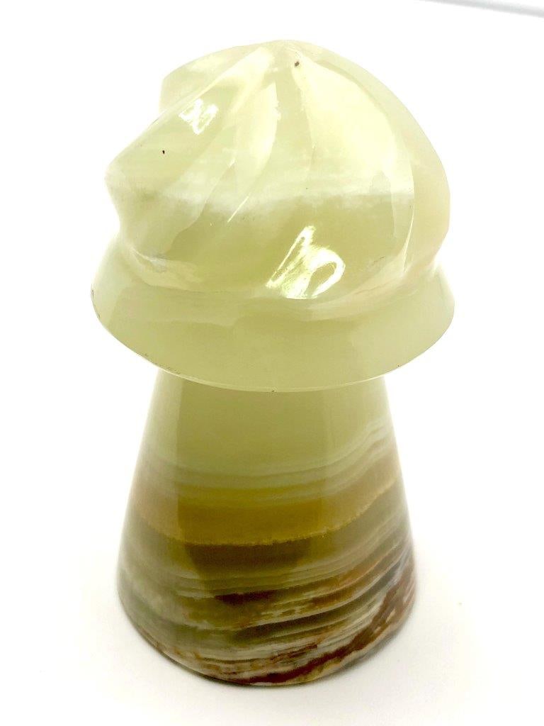 Carved Onyx Flower 380g Decorative Sculpture: This exquisite 380-gram onyx flower is meticulously hand-carved from premium natural onyx, showcasing elegant petals and smooth contours. Its natural stone veining adds unique character, making it a p