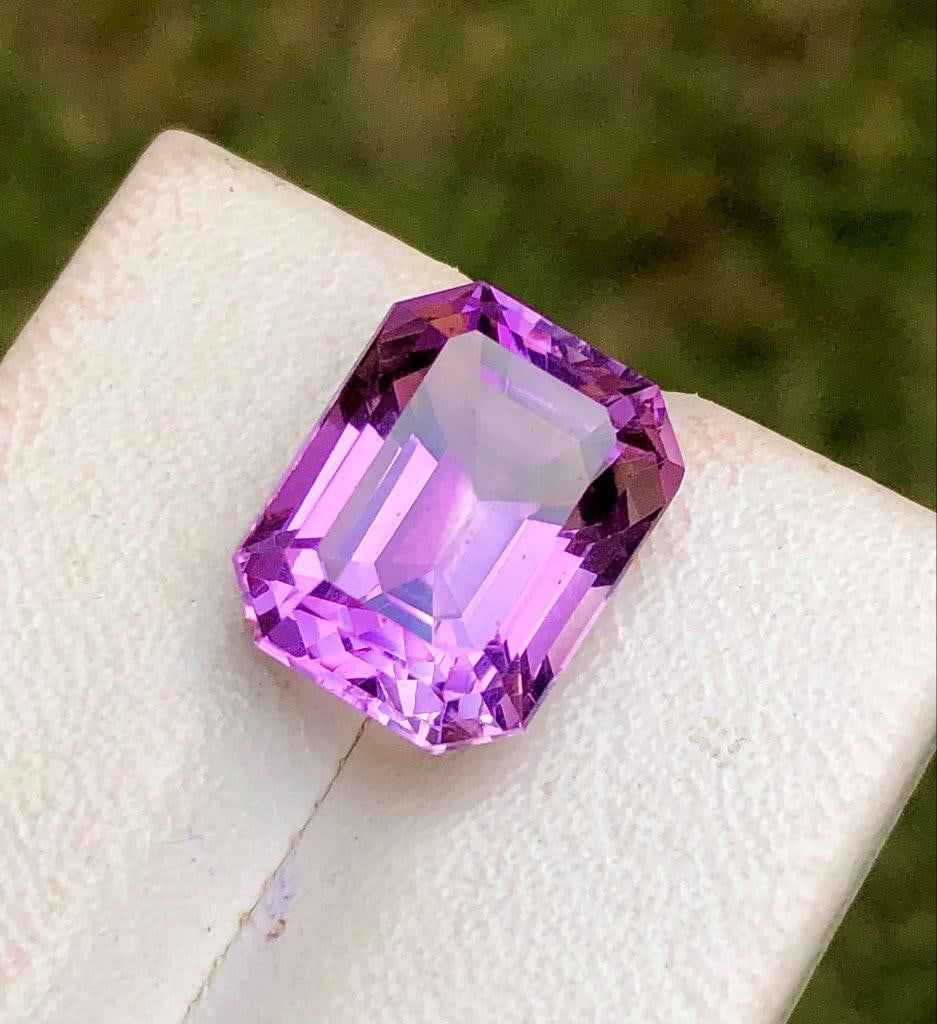 12.70 crts Top Quality Flawless Amethyst: 12.70 crts Top Quality Flawless Amethyst - 16X12X10 mmShipping Rate: $15.00 .shipping rates are determined by Parcel weight and destination.Combined shipping: We offer combine shipping on multiple