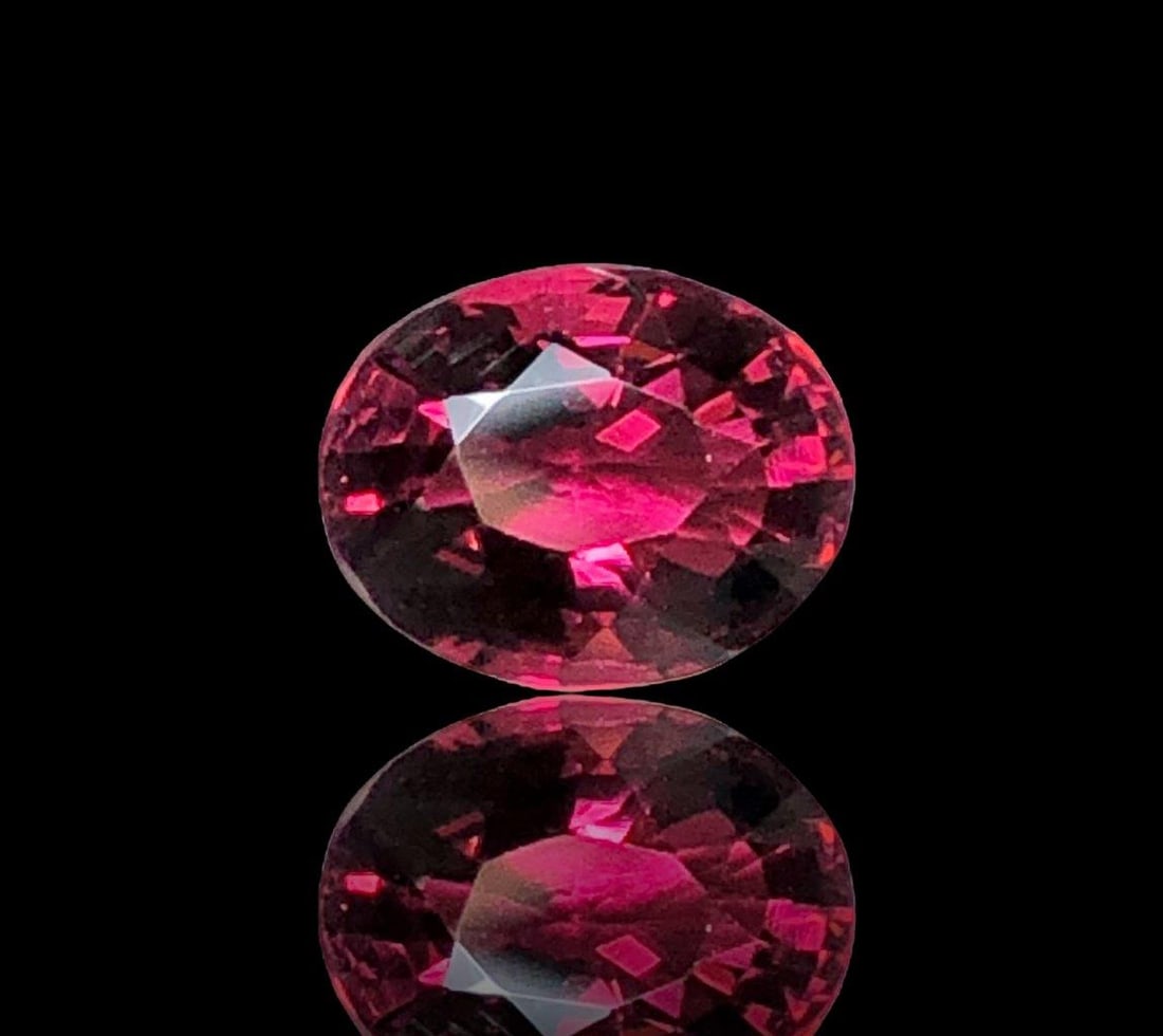 2.65 Carats Natural Rubelite Tourmaline - 10X8X6 mm: 2.65 Carats Natural Rubelite Tourmaline - 10X8X6 mmShipping Rate: $15.00 .shipping rates are determined by Parcel weight and destination.Combined shipping: We offer combine shipping on multiple items 