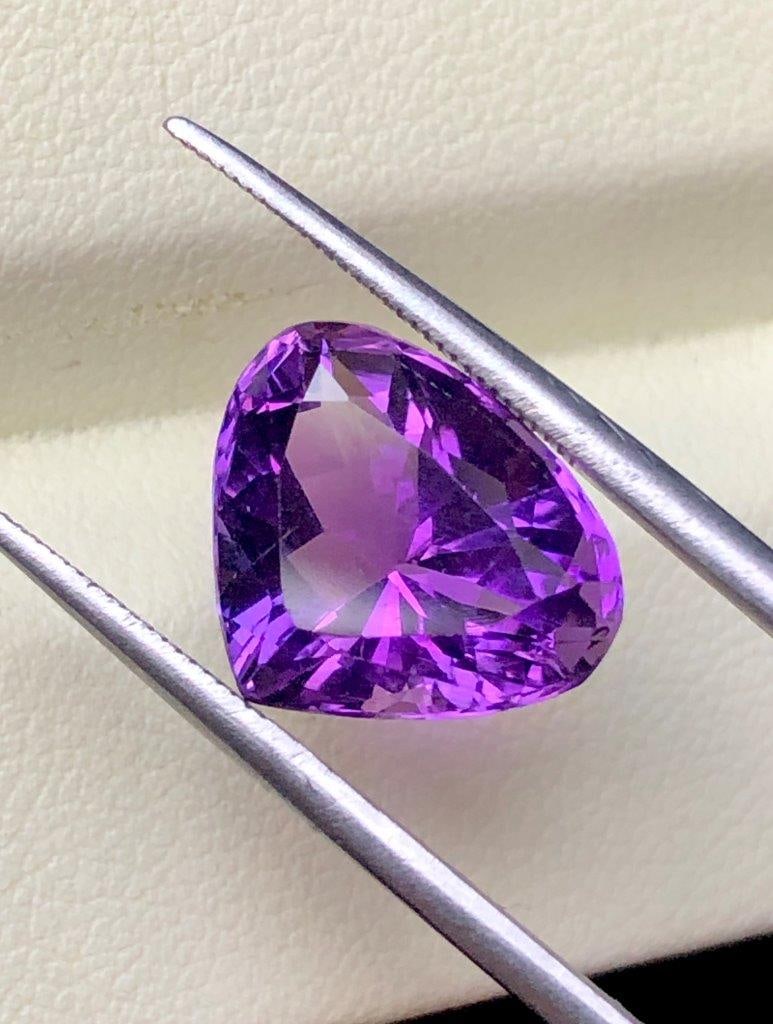5.95 cts DEEP Purple Natural Amethyst loose Gemstone - 13X11X5 mm: 5.95 cts DEEP Purple Natural Amethyst loose Gemstone - 13X11X5 mm Shipping: