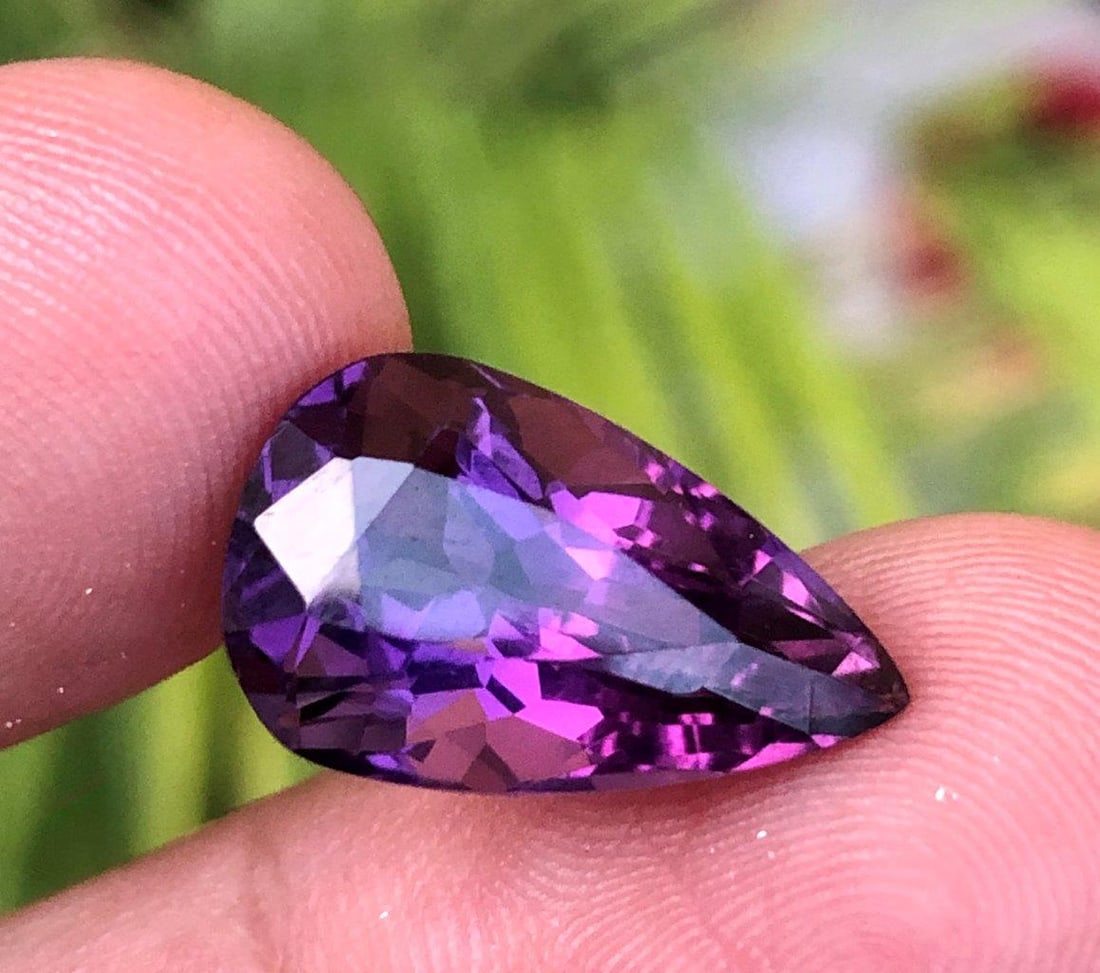 7.70 Carats Pear Shape Natural Amethyst Gemstone - 17X10.5X9 mm: Stunning 7.70 Carats Pear Shape Natural Amethyst Gemstone - 17X10.5X9 mm, this natural February birthstone is perfect for custom rings, pendants, fine jewelry designs, gemstone collections, or meaning
