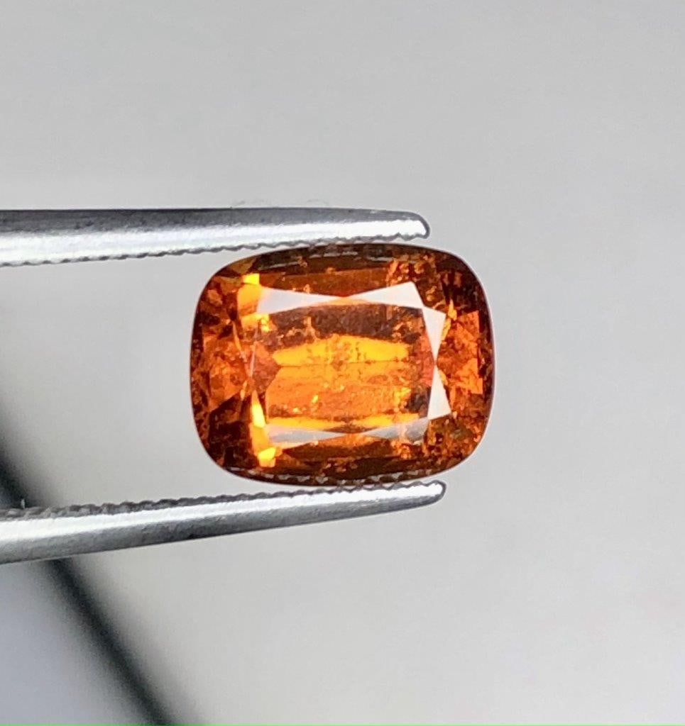2.25 Carats Natural Hessonite Garnet Gemstone - 9X7X4 mm: 2.25 Carats Natural Hessonite Garnet Gemstone - 9X7X4 mm Shipping: