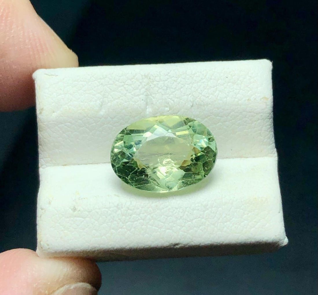 Green Natural Apatite - 3.40 Carats - 11X8X6 mm: Green Natural Apatite - 3.40 Carats - 11X8X6 mm Shipping: