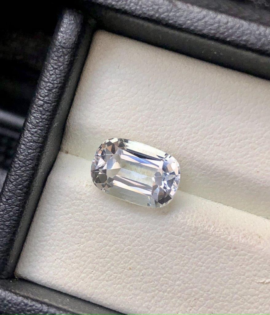 3.30 Carats Natural Aquamarine Gemstone: 3.30 Carats Natural Aquamarine GemstoneShipping:
