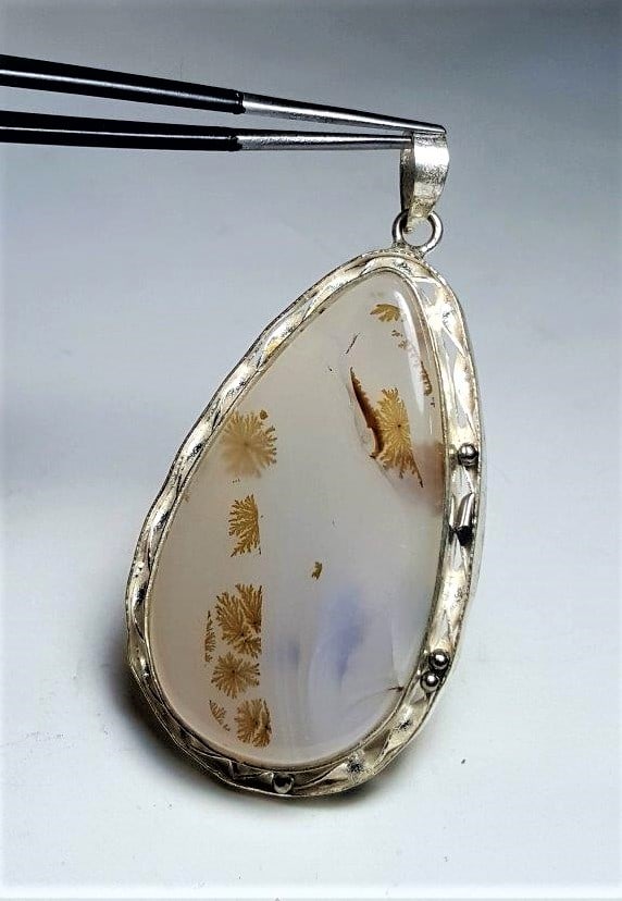 Moss Agate Pendant of Solid 925 Sterling Silver: Moss Agate Pendant of Solid 925 Sterling Silver - 56X31X9 mm FREE SHIPPING Shipping rates are determined by Parcel weight and destination.