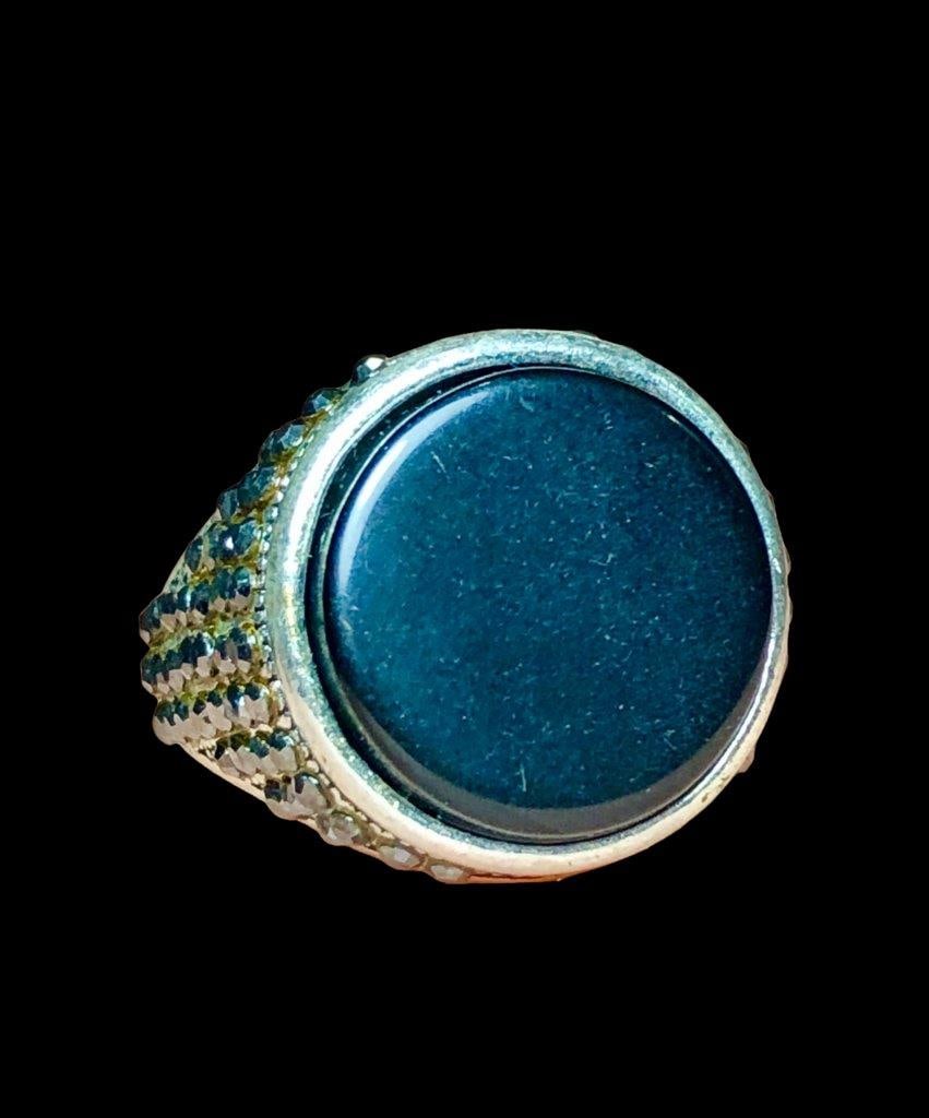 Round Agate Solitaire Copper Ring: Round Agate Solitaire Copper Ring FREE SHIPPING Shipping rates are determined by Parcel weight and destination.