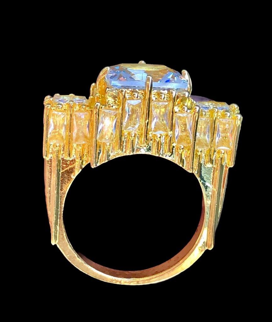 Amazing Design Gold Plated Copper Ring: Amazing Design Gold Plated Copper Ring FREE SHIPPING Shipping rates are determined by Parcel weight and destination.