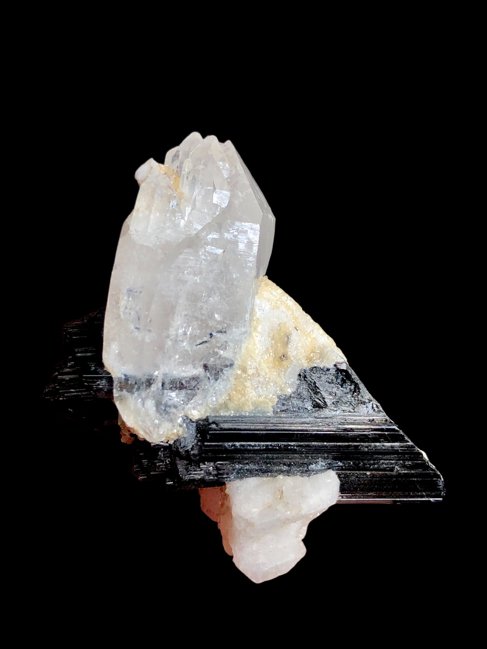 Quartz Crystal With Black Tourmaline Undamaged Mineral Specimen - 16.76 Grams - 35X30X20 mm: Quartz Crystal With Black Tourmaline Undamaged Mineral Specimen - 16.76 Grams - 35X30X20 mm Shipping Rate: 23$ .shipping rates are determined by Parcel weight and destination.Combined shipping: We off