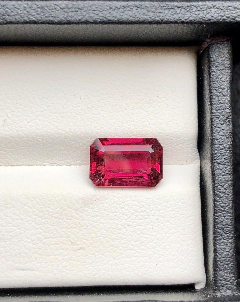 Lustrous Rubelite Tourmaline - 2.95 Carats - 10X7X5 mm: Lustrous Rubelite Tourmaline - 2.95 Carats - 10X7X5 mmShipping Rate: $15.00 .shipping rates are determined by Parcel weight and destination.Combined shipping: We offer combine shipping on multiple ite