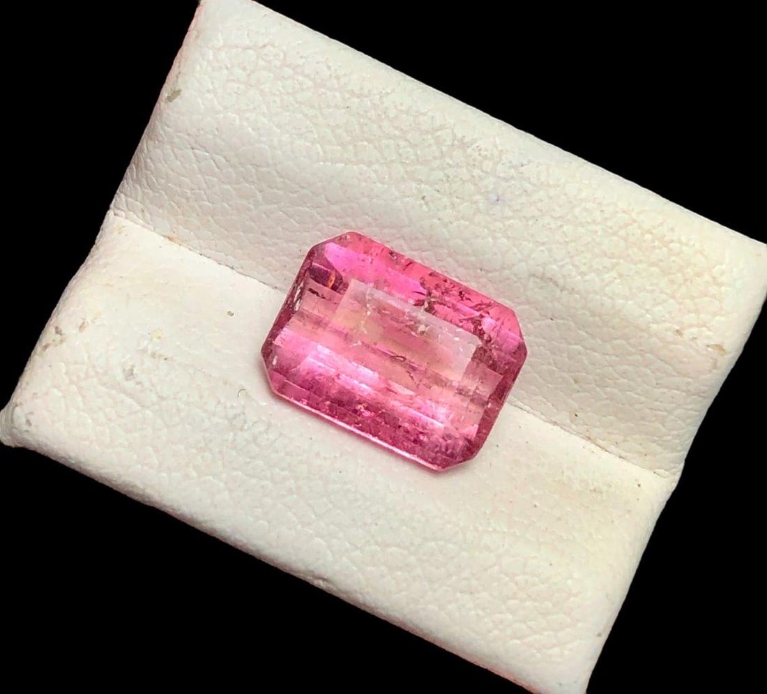 Pink Tourmaline - 2.65 Carats - 10X7X5 mm: Pink Tourmaline - 2.65 Carats - 10X7X5 mmShipping Rate: $15.00 .shipping rates are determined by Parcel weight and destination.Combined shipping: We offer combine shipping on multiple items purchased 