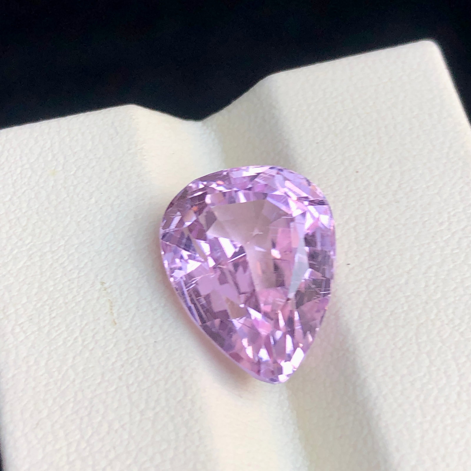 14 Carats Genuine Pink Kunzite Gemstone ? Excellent Clarity & Vibrant Color - 17X13X10 mm: 14 Carats Genuine Pink Kunzite Gemstone ? Excellent Clarity & Vibrant Color - 17X13X10 mmShipping Rate: $15.00 .shipping rates are determined by Parcel weight and destination.Combined shipping: We off