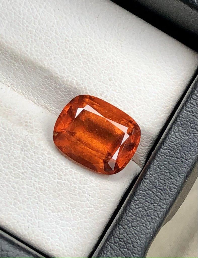 5.30 Carats Natural Hessonite Garnet Gemstone - 11X9X7 mm: 5.30 Carats Natural Hessonite Garnet Gemstone - 11X9X7 mmShipping Rate: $15.00 .shipping rates are determined by Parcel weight and destination.Combined shipping: We offer combine shipping on multiple 