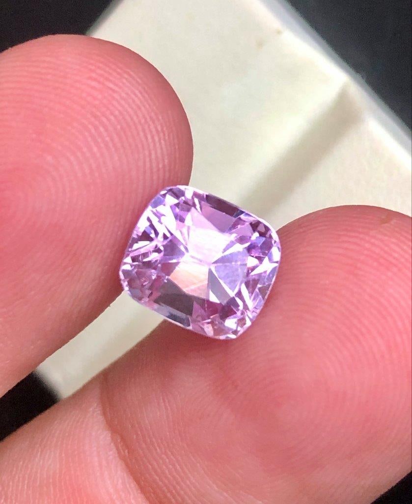 Baby Pink Natural kunzite loose Gemstone 4.50 Carats - 9X8X8 mm: Baby Pink Natural kunzite loose Gemstone 4.50 Carats - 9X8X8 mmShipping Rate: $15.00 .shipping rates are determined by Parcel weight and destination.Combined shipping: We offer combine shipping on mul