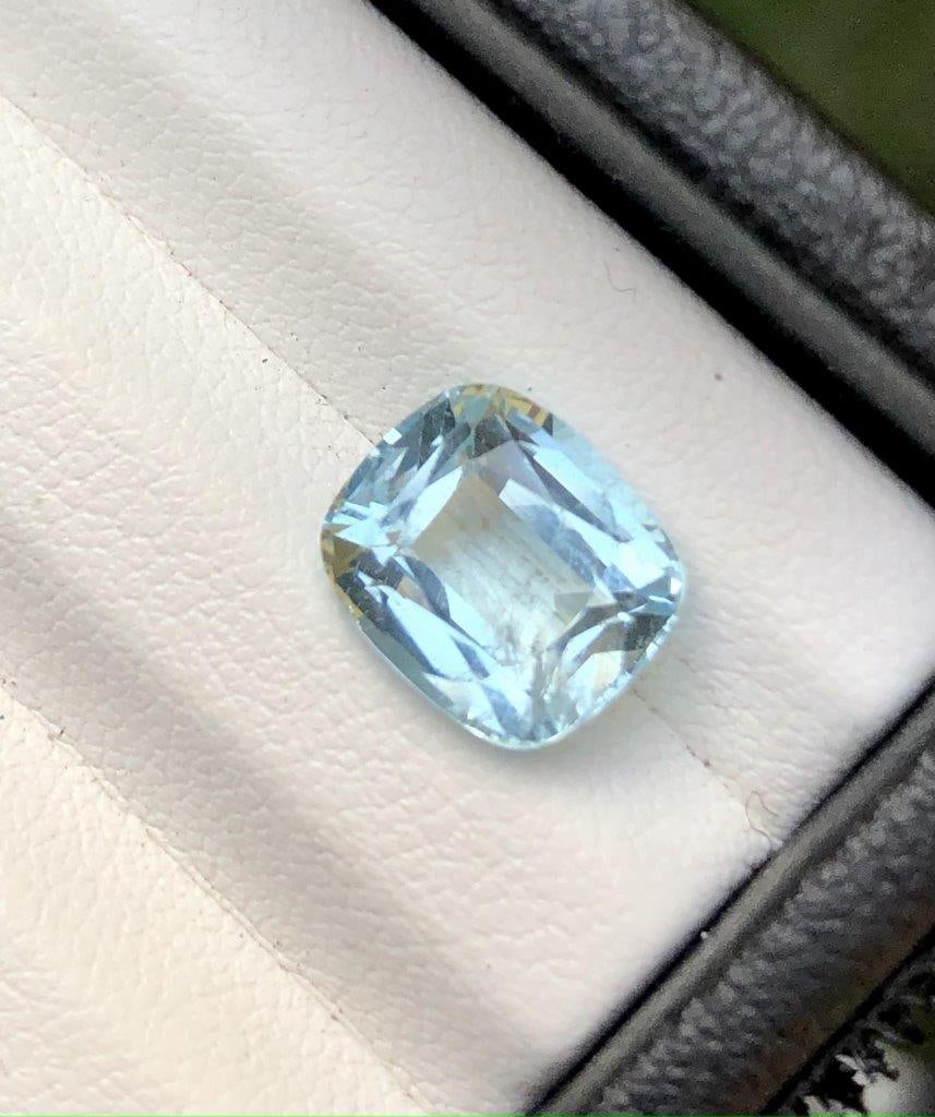 5.35 Carats Santa Maria Aquamarine - 11X10X7 mm: 5.35 Carats Santa Maria Aquamarine - 11X10X7 mmShipping Rate: $15.00 .shipping rates are determined by Parcel weight and destination.Combined shipping: We offer combine shipping on multiple items purc