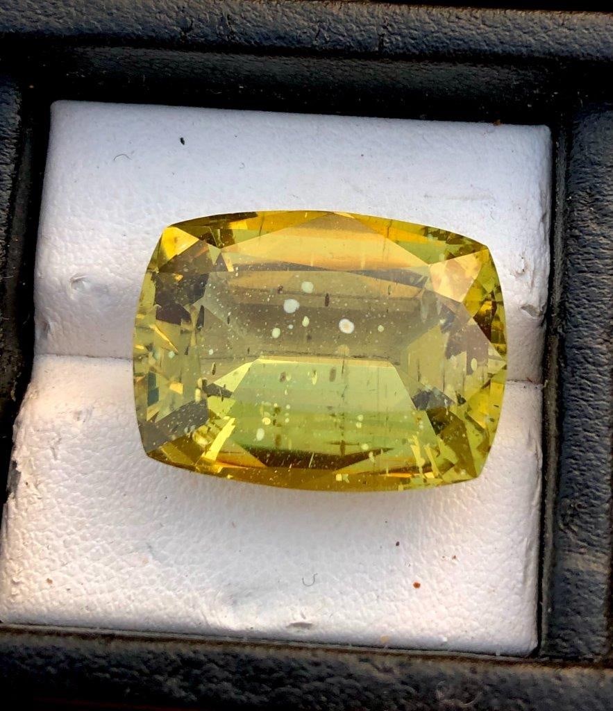 27.35 Carats Natural Apatite Gemstone With Slik - Rare Combination- 20X13X9 mm (1 of 5)