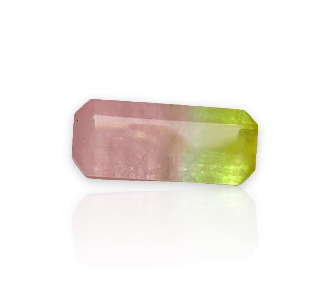 5.60 Carats Bi-Color Tourmaline - 17X8X5 mm: 5.60 Carats Bi-Color Tourmaline - 17X8X5 mmShipping Rate: $15.00 .shipping rates are determined by Parcel weight and destination.Combined shipping: We offer combine shipping on multiple items purchase