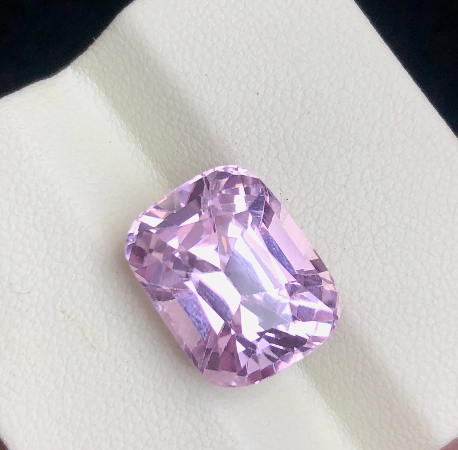 15.50 Carats Natural Pink Kunzite Top Quality - 15X12X11 mm: 15.50 Carats Natural Pink Kunzite Top Quality - 15X12X11 mm Shipping Rate: $15.00 .shipping rates are determined by Parcel weight and destination.Combined shipping: We offer combine shipping on multip