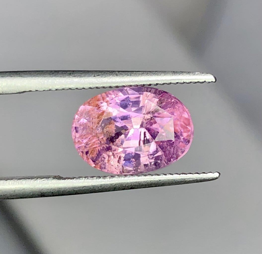 3 Carats Very Fine Quality Pink Sapphire Precious Gemstone - 9X7X6 mm (1 of 5)