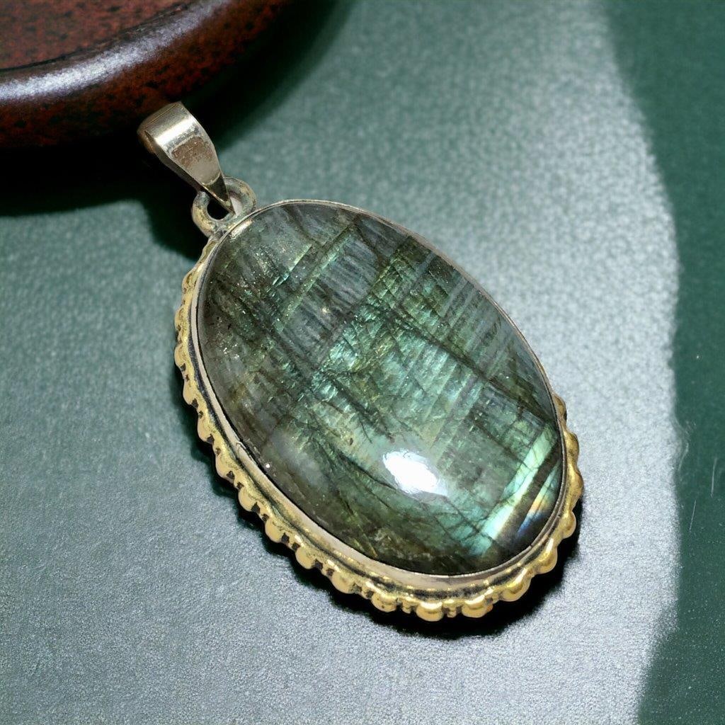 Labradorite Pendent, silver gemstone Jewelry (1 of 4)