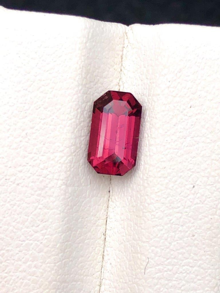 NATURAL RHODOLITE GARNET GEMSTONE -1.65 carats 9X5X4 mm: NATURAL RHODOLITE GARNET GEMSTONE -1.65 carats 9X5X4 mmShipping: