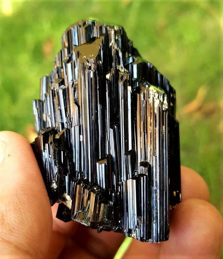 Terminated Black Tourmaline Schrol Crystal - 103.30 Grams: Terminated Black Tourmaline Schrol Crystal - 103.30 Grams - 57X48X33 mmShipping Rate: $80.00 .shipping rates are determined by Parcel weight and destination.Combined shipping: We offer combine shippin