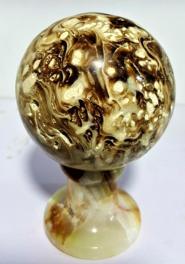 Chocolate Calcite Healing Sphere - 270 Grams: Chocolate Calcite Healing Sphere - 270 GramsShipping Rate: $36.00 .shipping rates are determined by Parcel weight and destination.Combined shipping: We offer combine shipping on multiple items purchas