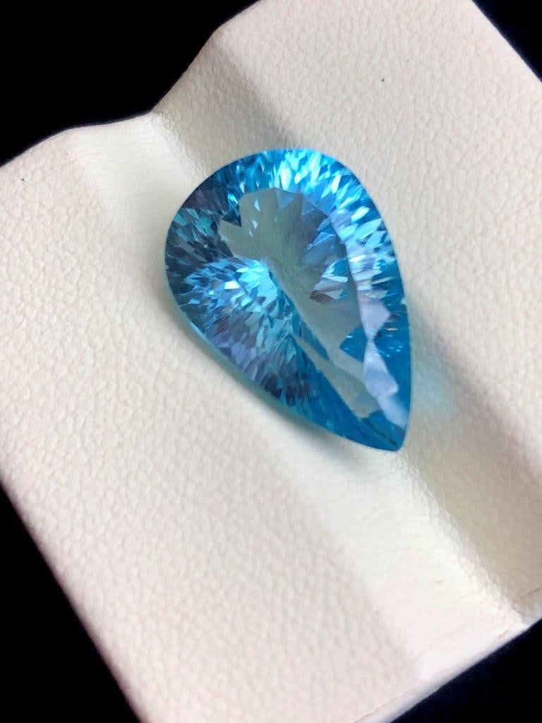 14.60 carats AAA Quality Laser cut Swiss Blue Topaz 20?13?9 mm: 14.60 carats AAA Quality Laser cut Swiss Blue Topaz 20?13?9 mm. shipping rates are FREE WORLDWIDECombined shipping: We offer combine shipping on multiple items purchased to reduce shipping cost.