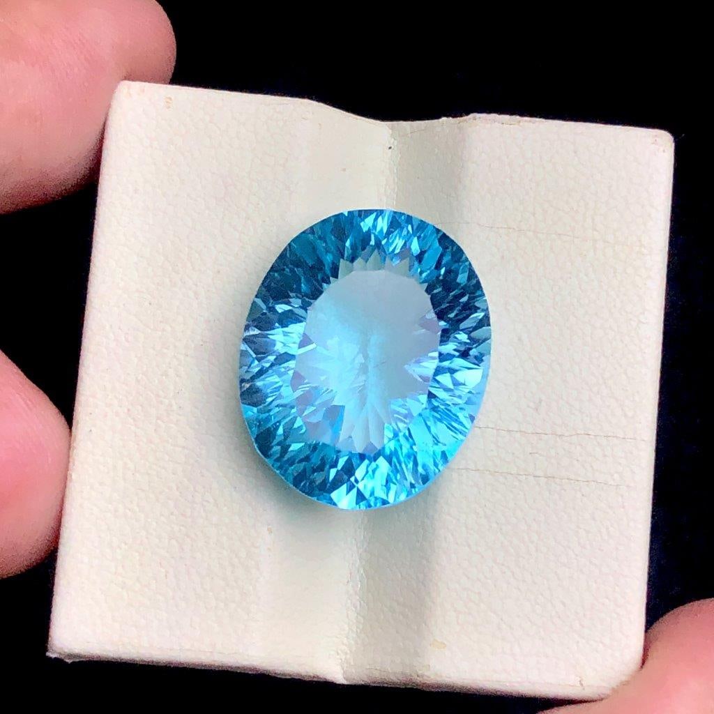 Genuine Swiss Blue Topaz Loose Gemstone for Custom Rings 25.70 Carats - 22X18X8.5 mm: Genuine Swiss Blue Topaz Loose Gemstone for Custom Rings 25.70 Carats 22X18X8.5 mmShipping Rate: 23$ WorldWideshipping rates are determined by Parcel weight and destination.Combined shipping: We offer