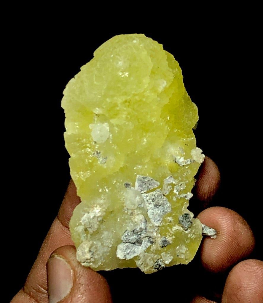 36.8 Grams Brautiful Terminated Brucite Crystal - 50X30X20 mm: 36.8 Grams Brautiful Terminated Brucite Crystal - 50X30X20 mm Shipping Rate: 23$ .shipping rates are determined by Parcel weight and destination.Combined shipping: We offer combine shipping on multipl