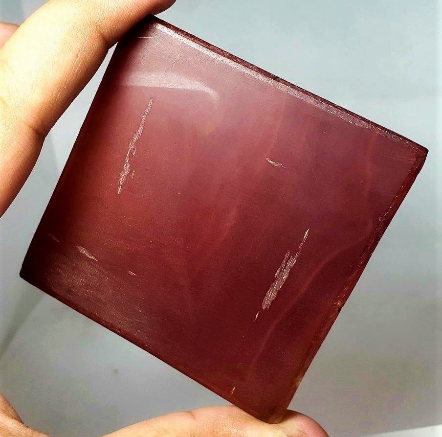 Square Agate Slice: Square Agate Slice - 6.3X6.3X0.1 CMShipping Rate: $23.00 .shipping rates are determined by Parcel weight and destination.Combined shipping: We offer combine shipping on multiple items purchased to red