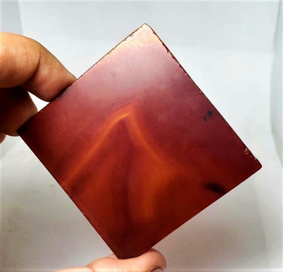 Natural Agate Slice - 6.2X5.9X0.9 CM: Natural Agate Slice - 6.2X5.9X0.9 CMShipping Rate: $25.00 .shipping rates are determined by Parcel weight and destination.Combined shipping: We offer combine shipping on multiple items purchased to re