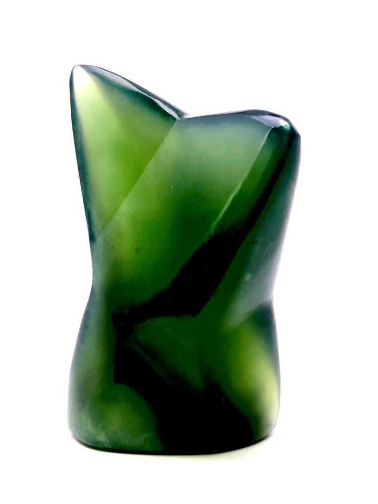 350g Polished Green Serpentine Freeform ? Standing Display Specimen: Offered is a substantial polished green serpentine standing freeform, weighing approximately 350 grams. This beautifully hand-polished natural stone specimen features rich green tones with subtle tona