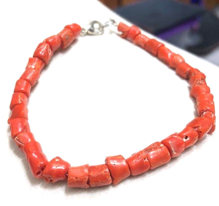 Vintage Red Coral Stretch Bracelet Natural Italian Gemstone: Vintage Red Coral Stretch Bracelet Natural Italian Gemstone Shipping: