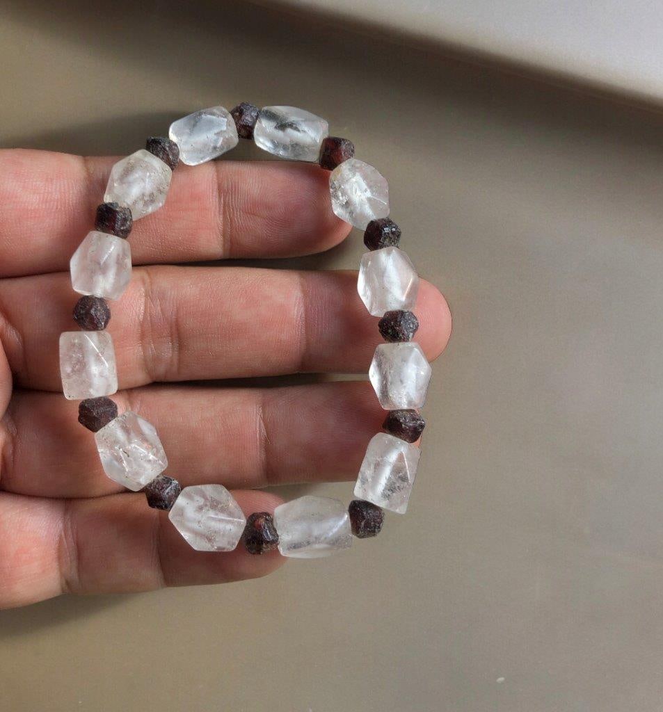 Garnet Quartz Beaded Bracelet: Garnet Quartz Beaded Bracelet Shipping: