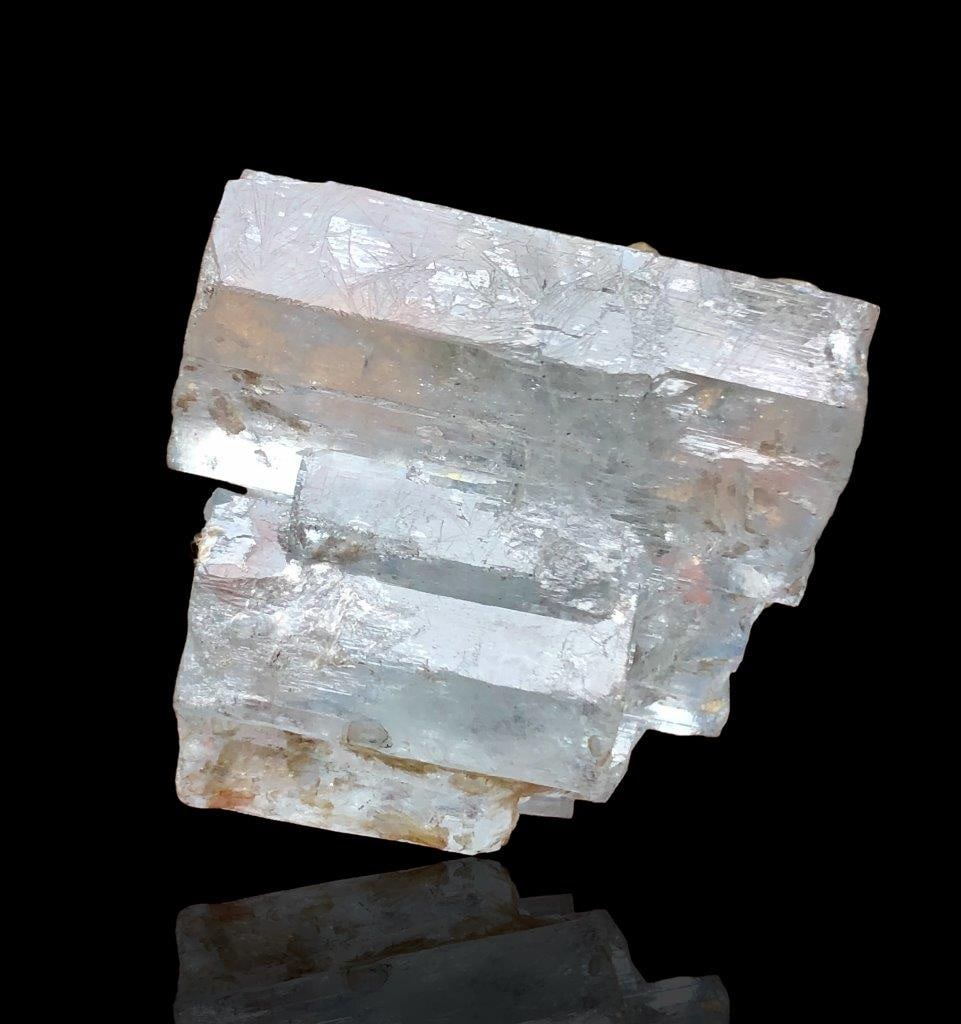 26.72 Grams Aquamarine Crystal With Mica - 29X28X22 mm: 26.72 Grams Aquamarine Crystal With Mica - 29X28X22 mmShipping Rate: FREE SHIPPING .shipping rates are determined by Parcel weight and destination.Combined shipping: We offer combine shipping on multi
