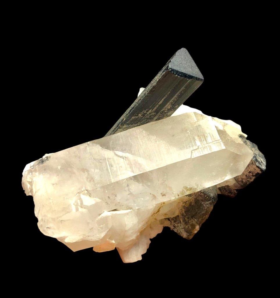40 Grams Istaknala Tourmaline With Quartz - 2X1.5X1 INCH: 40 Grams Istaknala Tourmaline With Quartz - 2X1.5X1 INCH Shipping Rate: FREE SHIPPING .shipping rates are determined by Parcel weight and destination.Combined shipping: We offer combine shipping on mu