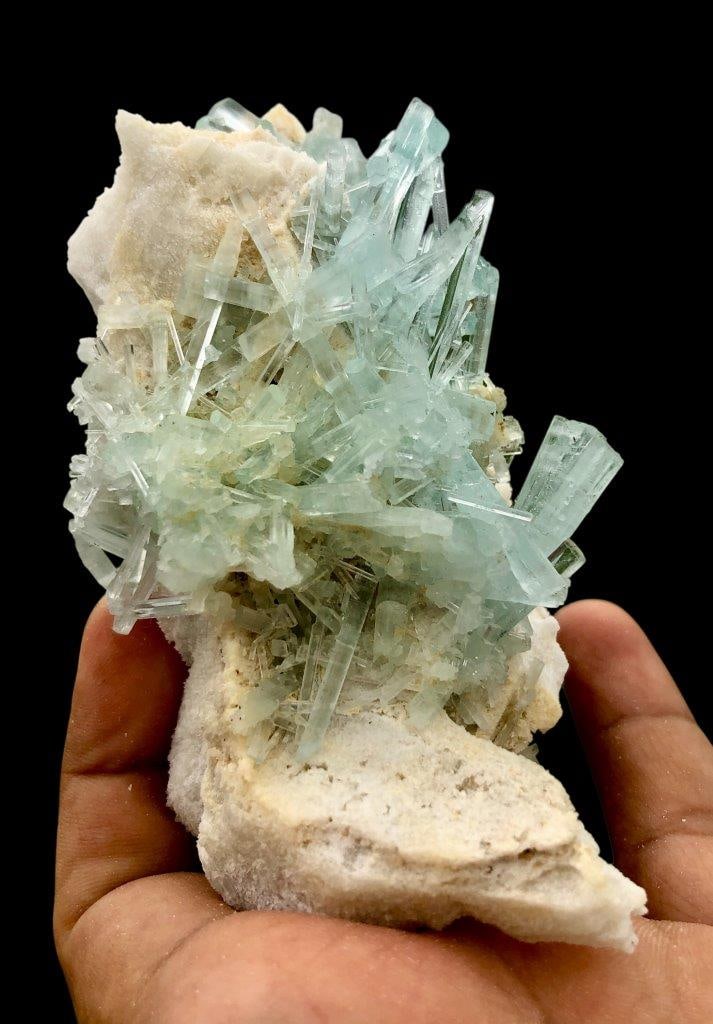 Top Quality Natural Aquamarine Crystals Cluster Skardu - 216 Grams - 101X54X52 mm: Top Quality Natural Aquamarine Crystals Cluster Skardu - 216 Grams - 101X54X52 mm Shipping Rate: FREE SHIPPING .shipping rates are determined by Parcel weight and destination.Combined shipping: We off