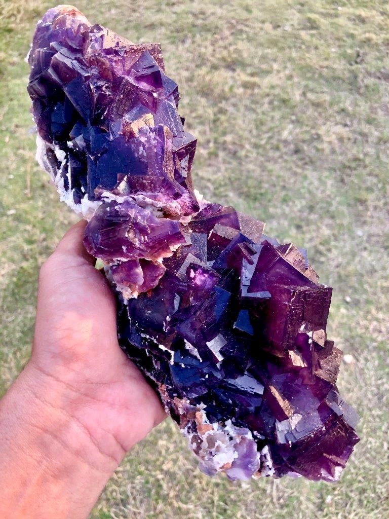 Deep Purple Undamaged Cubic Fluorite Mineral Specimen 2.8 KG: Deep Purple Undamaged Cubic Fluorite Mineral Specimen 2.8 KGShipping Rate: FREE SHIPPING .shipping rates are determined by Parcel weight and destination.Combined shipping: We offer combine shipping on